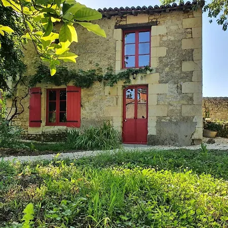 Holiday home De Marcoux, Authentic And Warme House Saint-Laon
