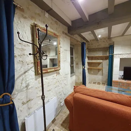 Casa vacanze De Marcoux, Authentic And Warme House Saint-Léon