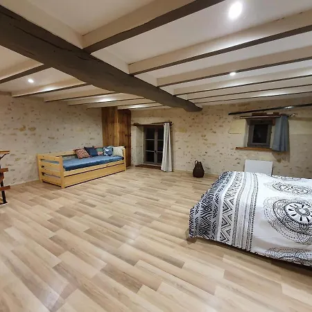 De Marcoux, Authentic And Warme House Semesterbostad