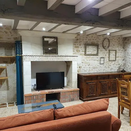 Casa vacanze De Marcoux, Authentic And Warme House Saint-Léon