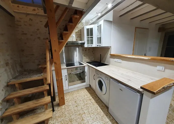 De Marcoux, Authentic And Warme House Saint-Léon