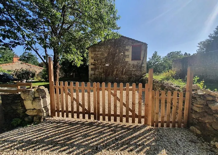 De Marcoux, Authentic And Warme House *