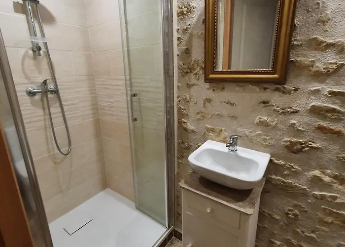 بيت للعطل De Marcoux, Authentic And Warme House