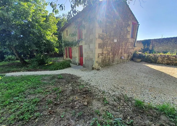 De Marcoux, Authentic And Warme House Saint-Léon