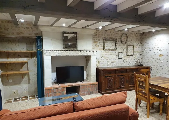 بيت للعطل De Marcoux, Authentic And Warme House Saint-Léon